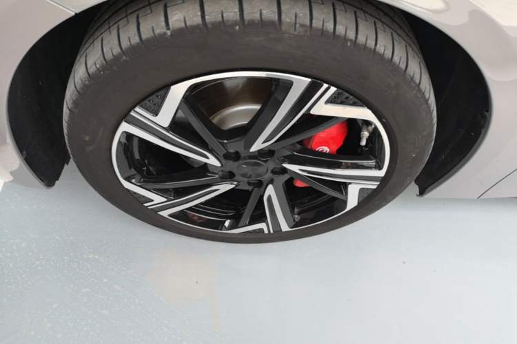 Used Hongqi EH7 2024 760 Pro+ Four-Wheel Drive Version Left Front Wheel Hub