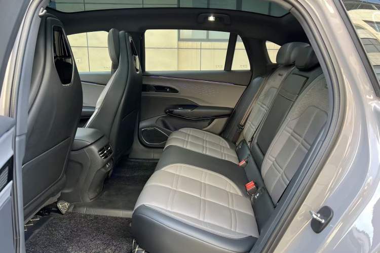 Used Hongqi EH7 2024 760 Pro+ Four-Wheel Drive Version Left Rear Seat