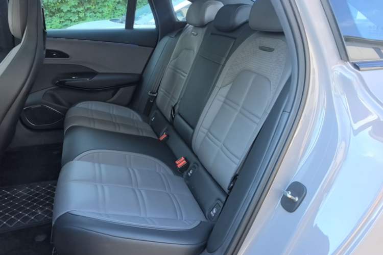 Used Hongqi EH7 2024 820 Pro Left Rear Seat
