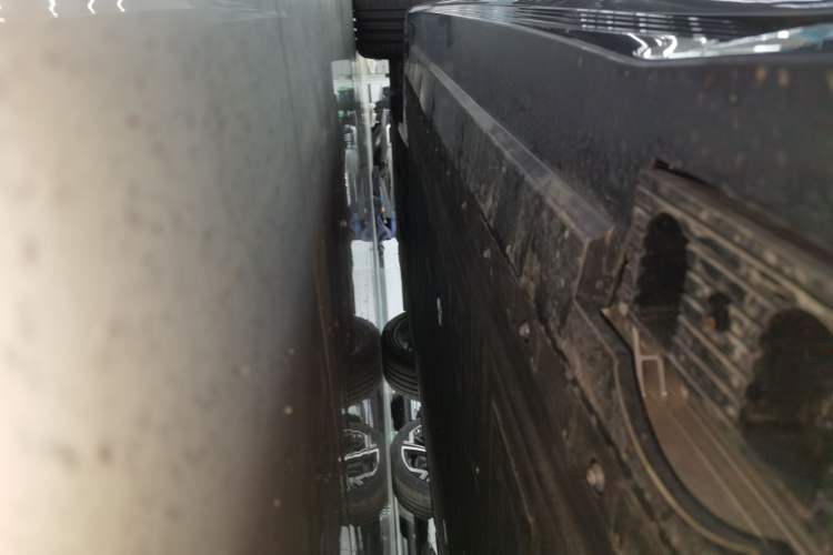 Used Hongqi EH7 2024 640 Pro+ All-Wheel Drive Left Side Sill