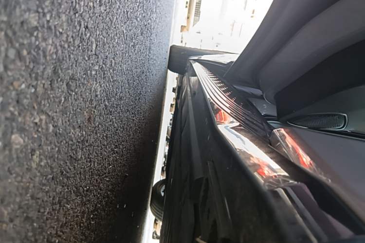 Used Hongqi EH7 2024 690 Pro Left Side Sill