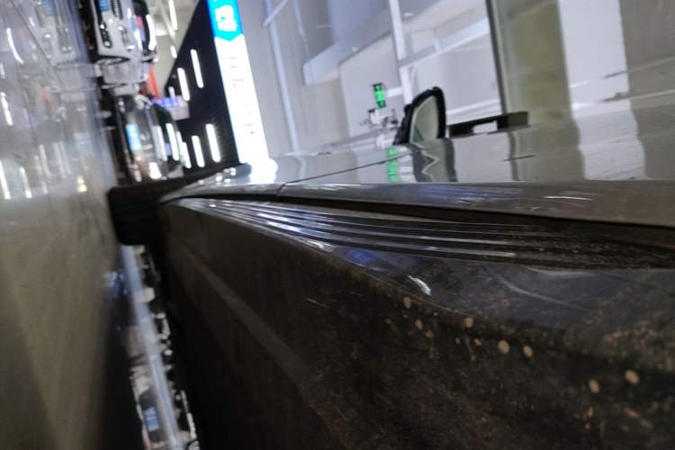 Used Hongqi EH7 2024 760 Pro+ Four-Wheel Drive Version Left Side Sill