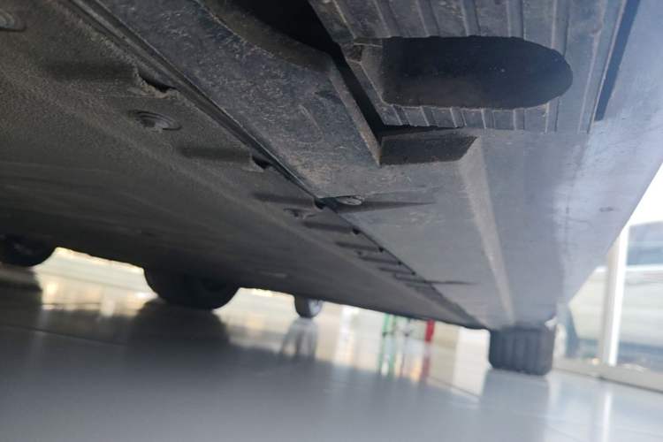 Used Hongqi EH7 2024 820 Pro Left Side Sill