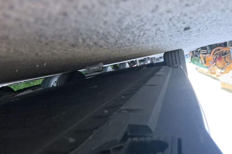 Used Hongqi EH7 2024 820 Pro Left Side Sill