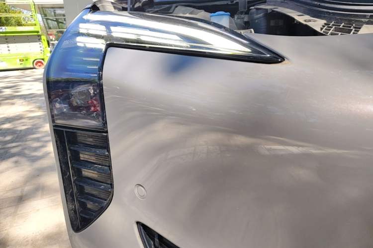Used Hongqi EH7 2024 690 Pro Right Front Headlight