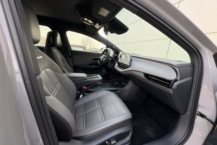Used Hongqi EH7 2024 760 Pro+ Four-Wheel Drive Version Right Front Seat