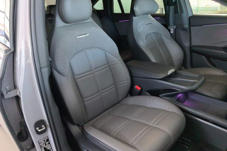 Used Hongqi EH7 2024 820 Pro Right Front Seat