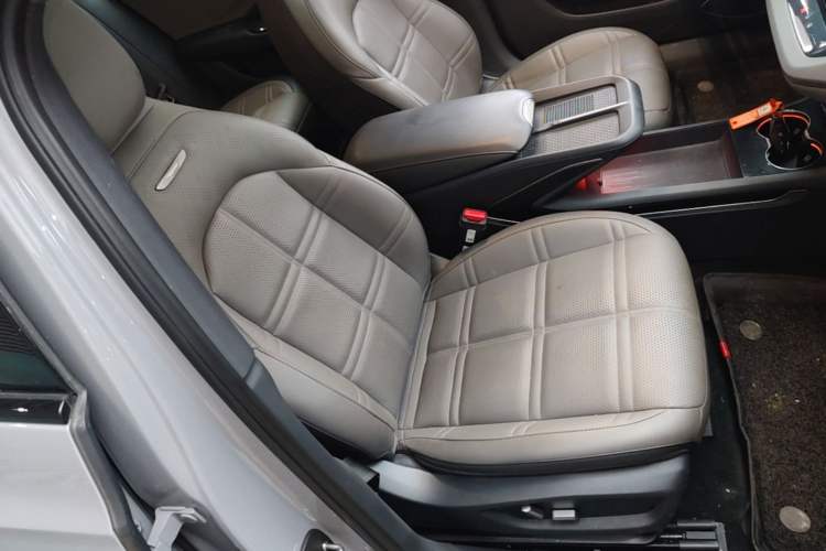 Used Hongqi EH7 2024 690 Pro Right Front Seat