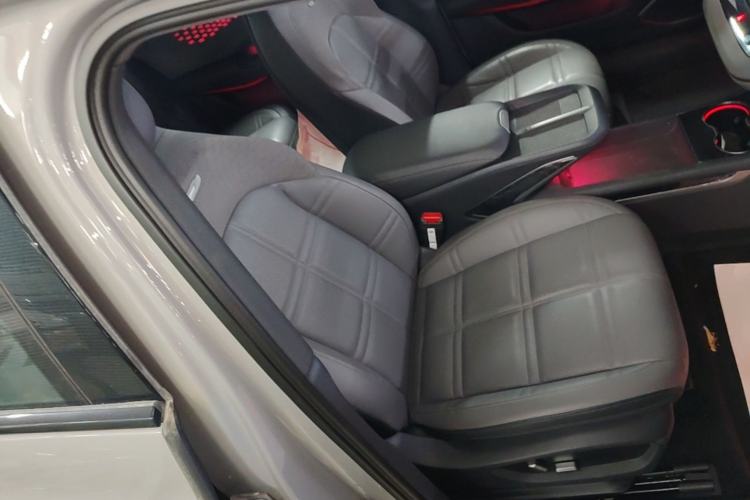 Used Hongqi EH7 2024 760 Pro+ Four-Wheel Drive Version Right Front Seat