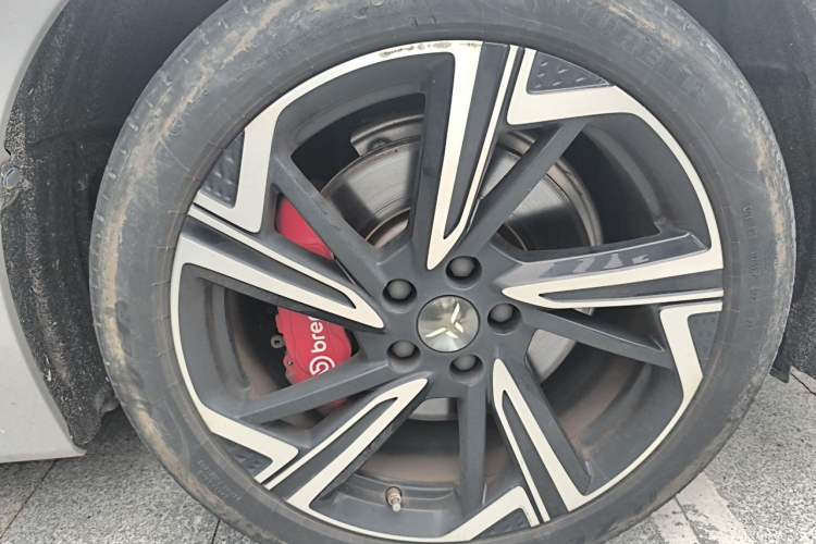 Used Hongqi EH7 2024 760 Pro+ Four-Wheel Drive Version Right Front Wheel Hub
