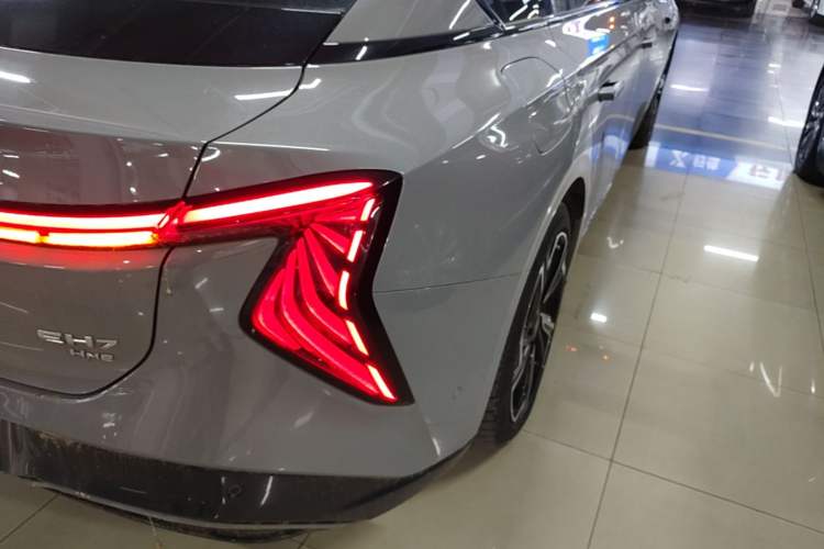 Used Hongqi EH7 2024 760 Pro+ Four-Wheel Drive Version Right Rear Taillight