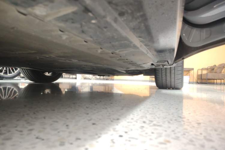 Used Hongqi EH7 2024 760 Pro+ Four-Wheel Drive Version Right Side Sill