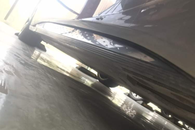 Used Hongqi EH7 2024 760 Pro+ Four-Wheel Drive Version Right Side Sill