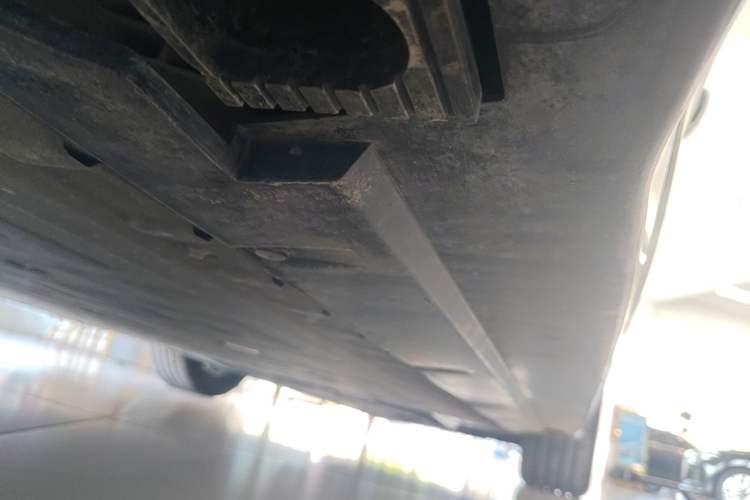 Used Hongqi EH7 2024 820 Pro Right Side Sill