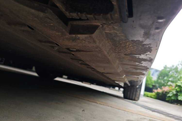 Used Hongqi EH7 2024 690 Pro Right Side Sill