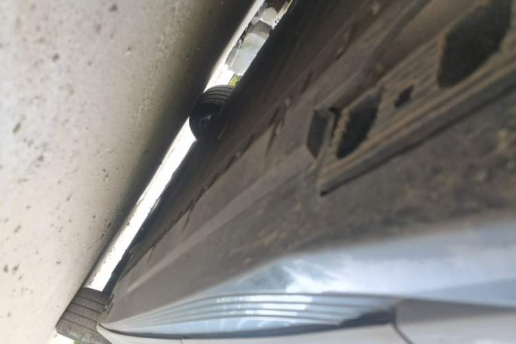 Used Hongqi EH7 2024 820 Pro Right Side Sill