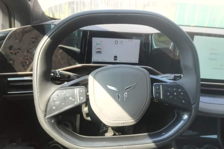 Used Hongqi EH7 2024 760 Pro+ Four-Wheel Drive Version Steering Wheel