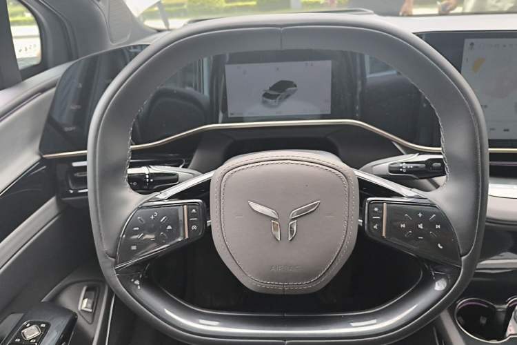 Used Hongqi EH7 2024 760 Pro+ Four-Wheel Drive Version Steering Wheel