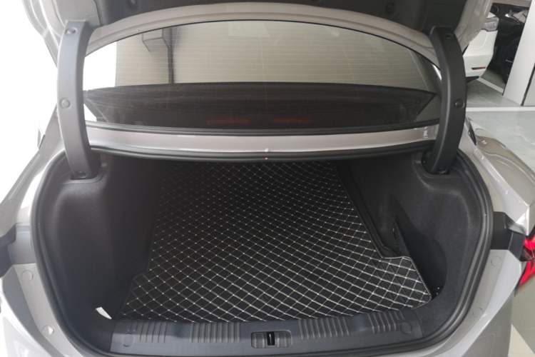 Used Hongqi EH7 2024 760 Pro+ Four-Wheel Drive Version Trunk
