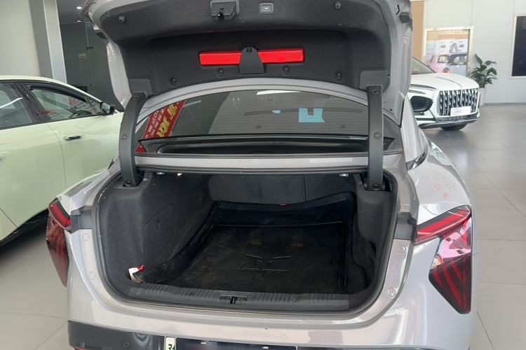 Used Hongqi EH7 2024 760 Pro+ Four-Wheel Drive Version Trunk