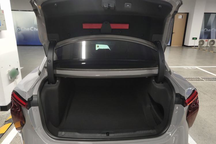 Used Hongqi EH7 2024 690 Pro Trunk