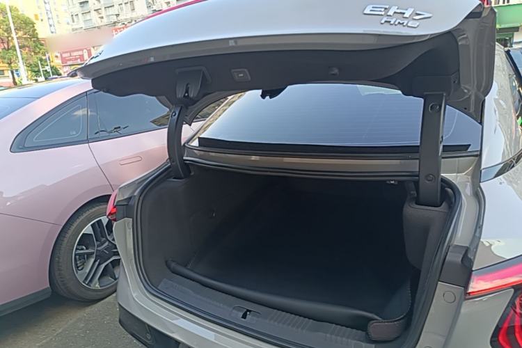 Used Hongqi EH7 2024 690 Pro Trunk