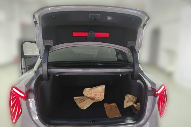 Used Hongqi EH7 2024 760 Pro+ Four-Wheel Drive Version Trunk