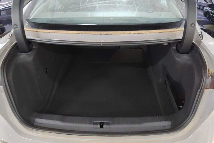 Used Hongqi EH7 2024 760 Pro+ Four-Wheel Drive Version Trunk