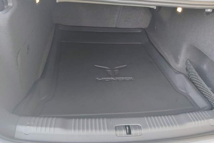 Used Hongqi EH7 2024 820 Pro Trunk