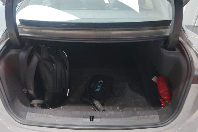 Used Hongqi EH7 2024 690 Pro Trunk