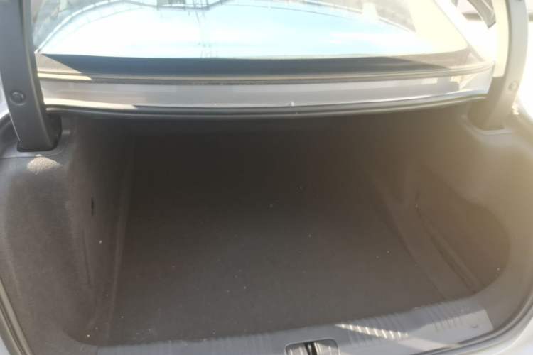 Used Hongqi EH7 2024 820 Pro Trunk