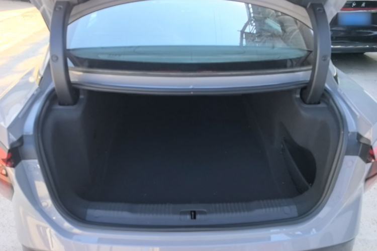 Used Hongqi EH7 2024 820 Pro Trunk