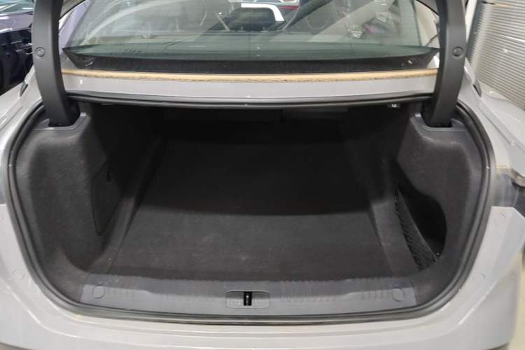Used Hongqi EH7 2024 760 Pro+ Four-Wheel Drive Version Trunk
