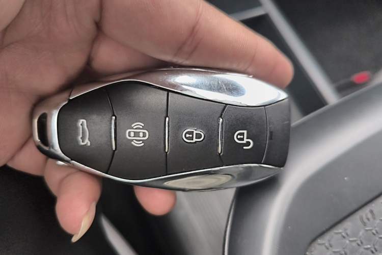 Used Hongqi EH7 2024 760 Pro+ Four-Wheel Drive Version Vehicle Key
