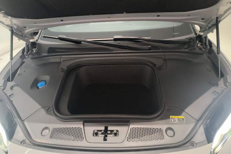 Used Hongqi EH7 2024 690 Pro Engine Bay