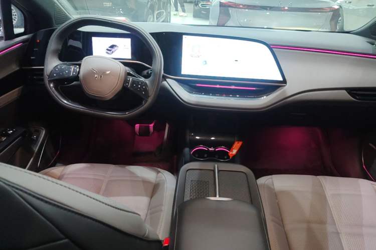 Used Hongqi EH7 2024 690 Pro Glory Edition Center Console