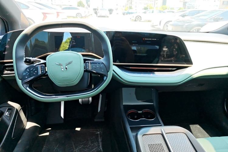 Used Hongqi EH7 2024 760 Pro+ Four-Wheel Drive Version Center Console