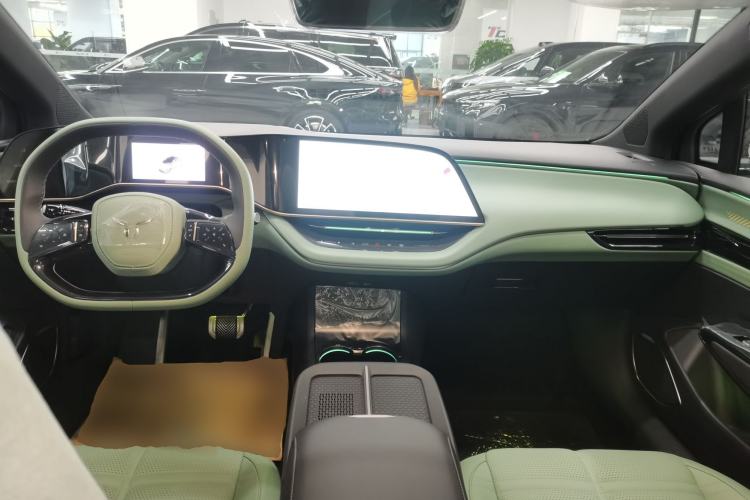 Used Hongqi EH7 2024 640 Pro+ All-Wheel Drive Center Console