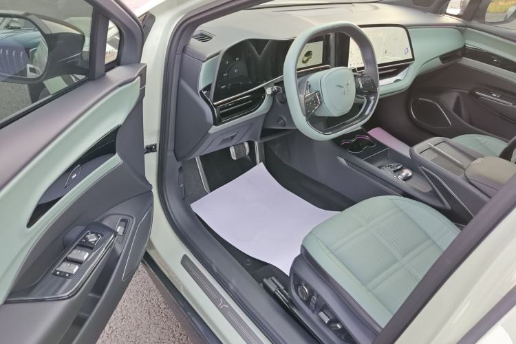Used Hongqi EH7 2024 760 Pro+ Four-Wheel Drive Version Driver Seat