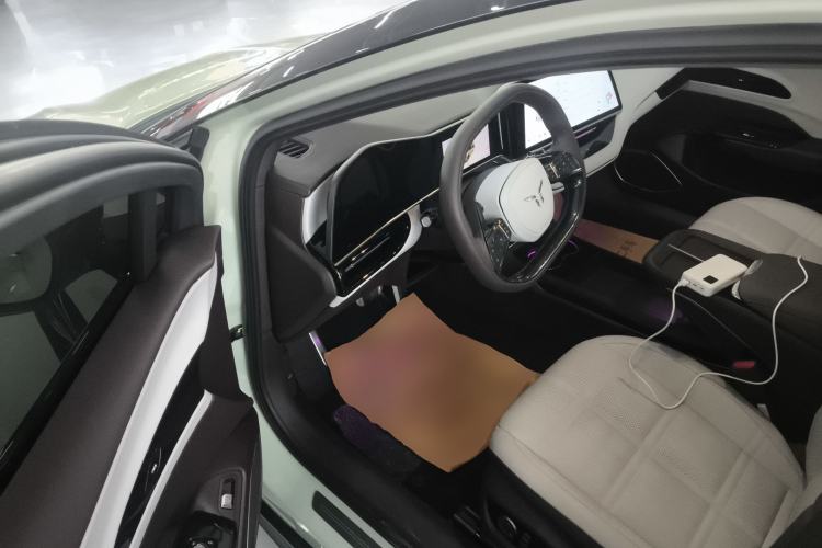 Used Hongqi EH7 2024 690 Pro Driver Seat
