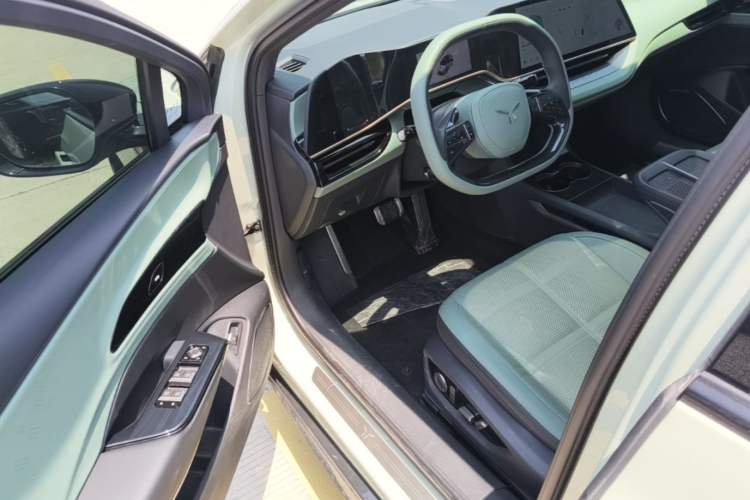 Used Hongqi EH7 2024 760 Pro+ Four-Wheel Drive Version Driver Seat