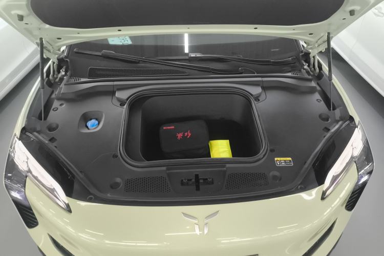 Used Hongqi EH7 2024 690 Pro Engine Bay