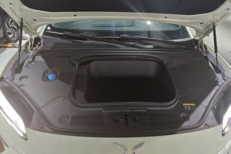 Used Hongqi EH7 2024 820 Pro Engine Bay