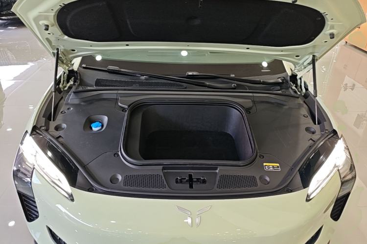 Used Hongqi EH7 2024 760 Pro+ Four-Wheel Drive Version Engine Bay