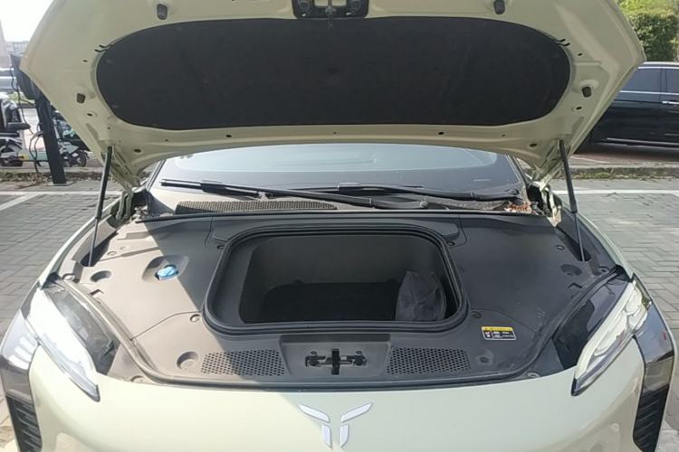 Used Hongqi EH7 2024 820 Pro Engine Bay