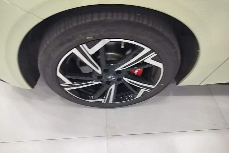 Used Hongqi EH7 2024 760 Pro+ Four-Wheel Drive Version Exterior 4