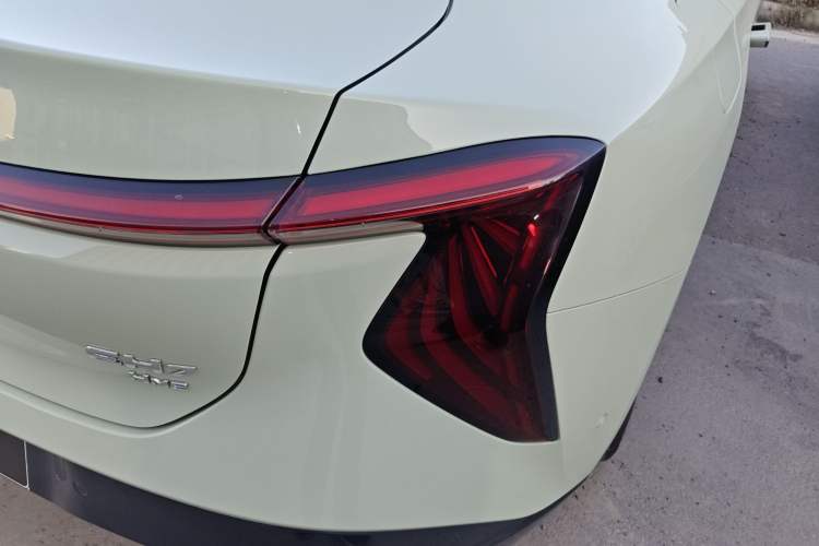 Used Hongqi EH7 2024 690 Pro Exterior 6