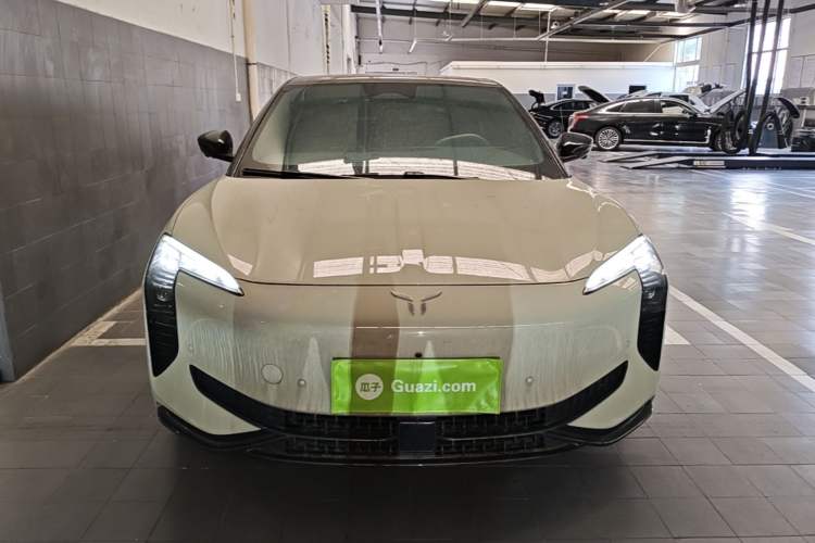 Used Hongqi EH7 2024 820 Pro Front