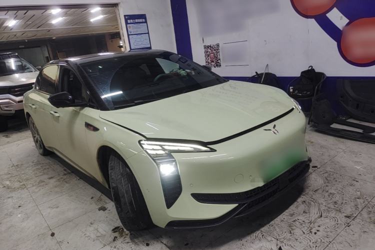 Used Hongqi EH7 2024 820 Pro Front Right 45 Deg