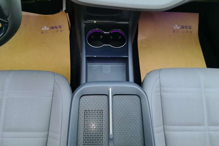 Used Hongqi EH7 2024 690 Pro Gear Lever